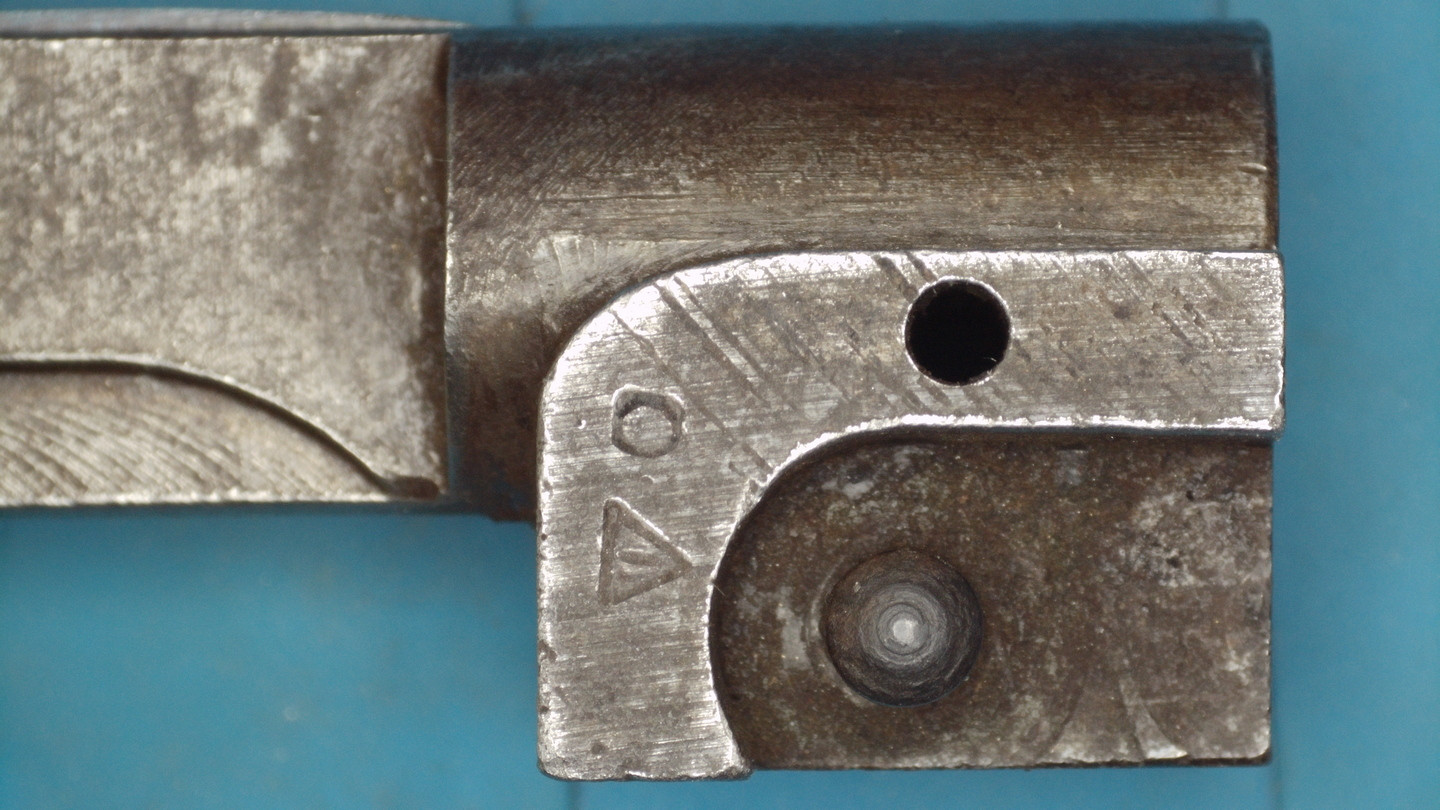 22-bolt-left.JPG