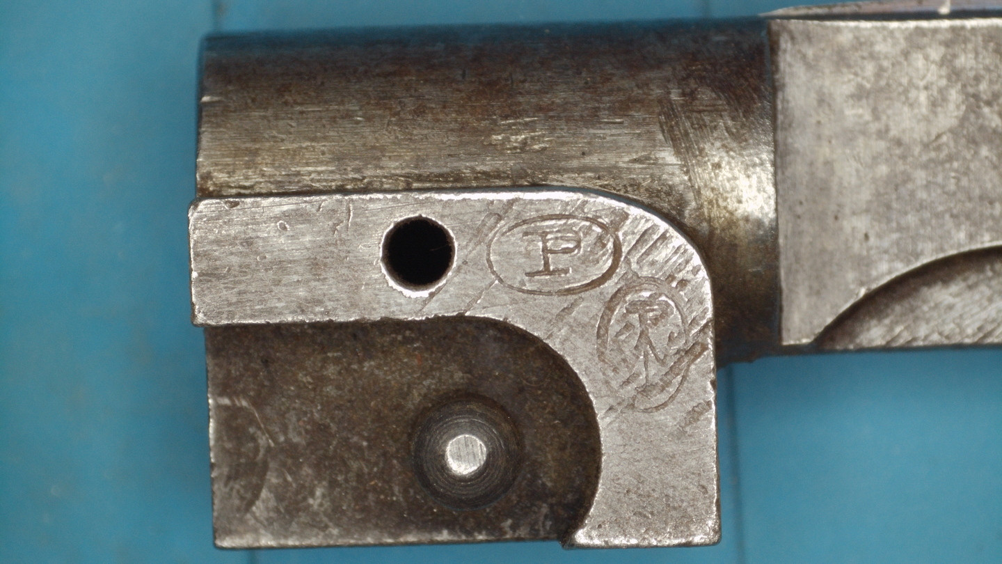 22-bolt-right.JPG