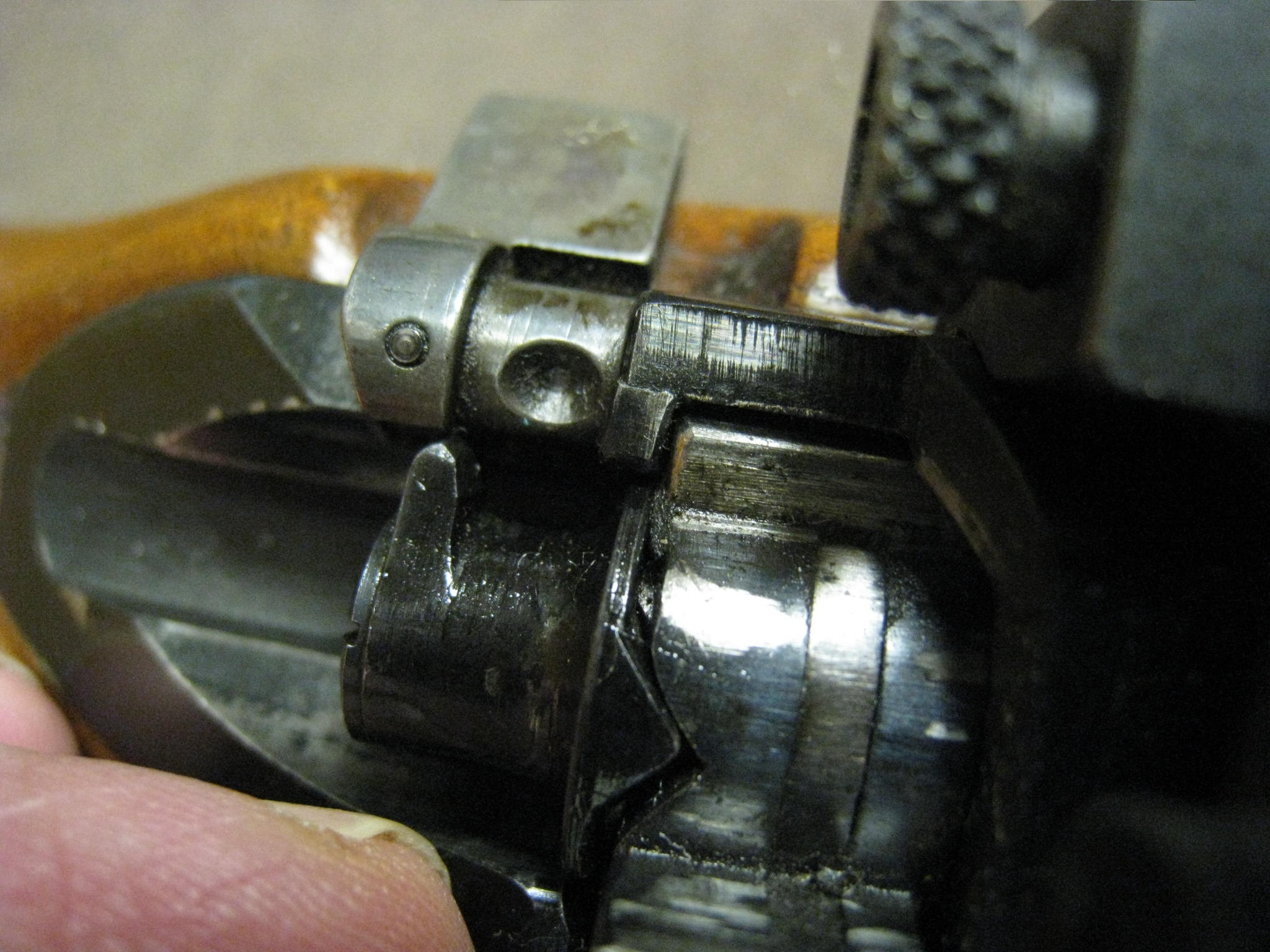 Cracked-LH-receiver-bolt-locking-lug-1.jpg Cracked-LH-receiver-bolt-locking-lug-1.jpg